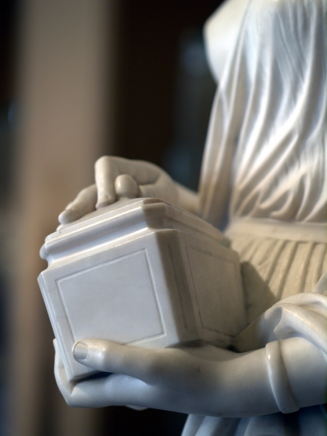 Her Box (Victoria &amp; Albert Museum, London)_takomabibelot